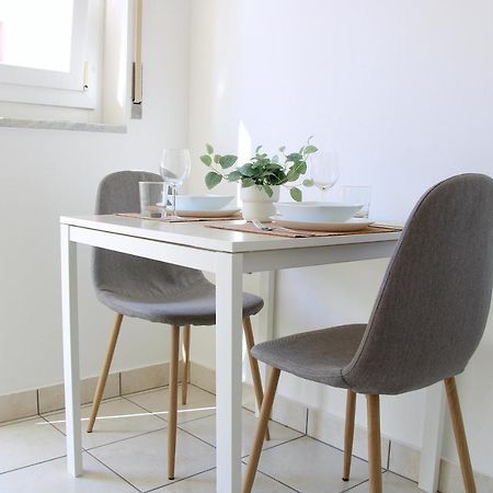 Cozy Apartment With Free Parking & Close To Lake Лугано Екстериор снимка