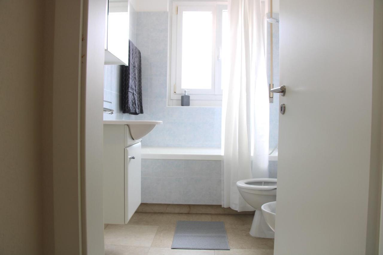 Cozy Apartment With Free Parking & Close To Lake Лугано Екстериор снимка
