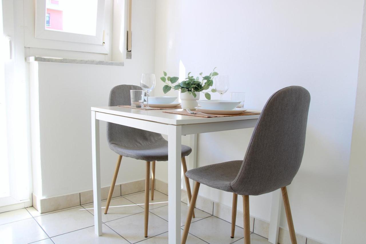 Cozy Apartment With Free Parking & Close To Lake Лугано Екстериор снимка